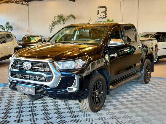 TOYOTA HILUX 2.8 D-4D TURBO DIESEL CD SRV 4X4 AUTOMÁTICO